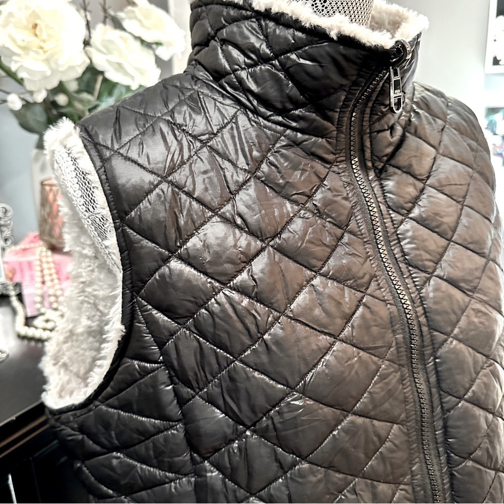 Steve Madden Quilted Puffer Vest Black Faux Sherpa Lined Women’s XL - Picture 7 of 15